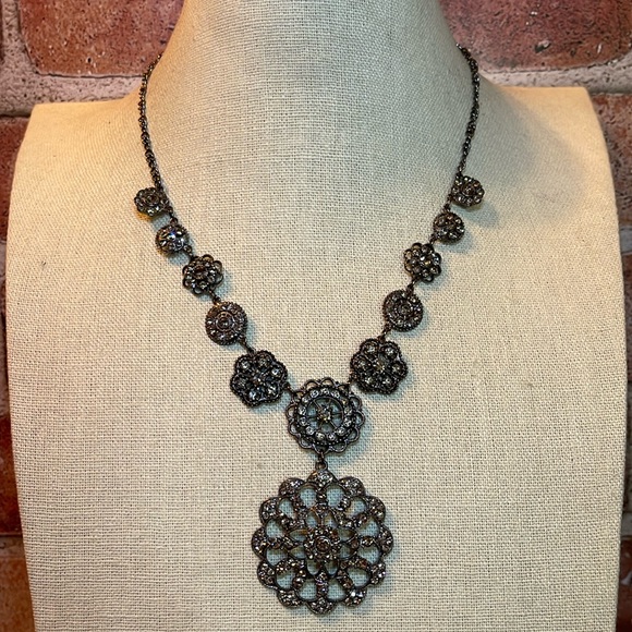 ST Thomas gun metal Rhinestone Necklace. - Picture 3 of 13